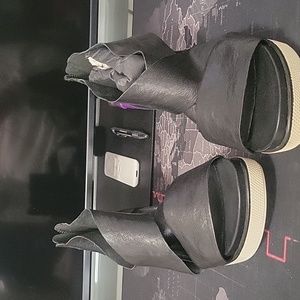 Eileen Fisher flat black leather white bottom sandals